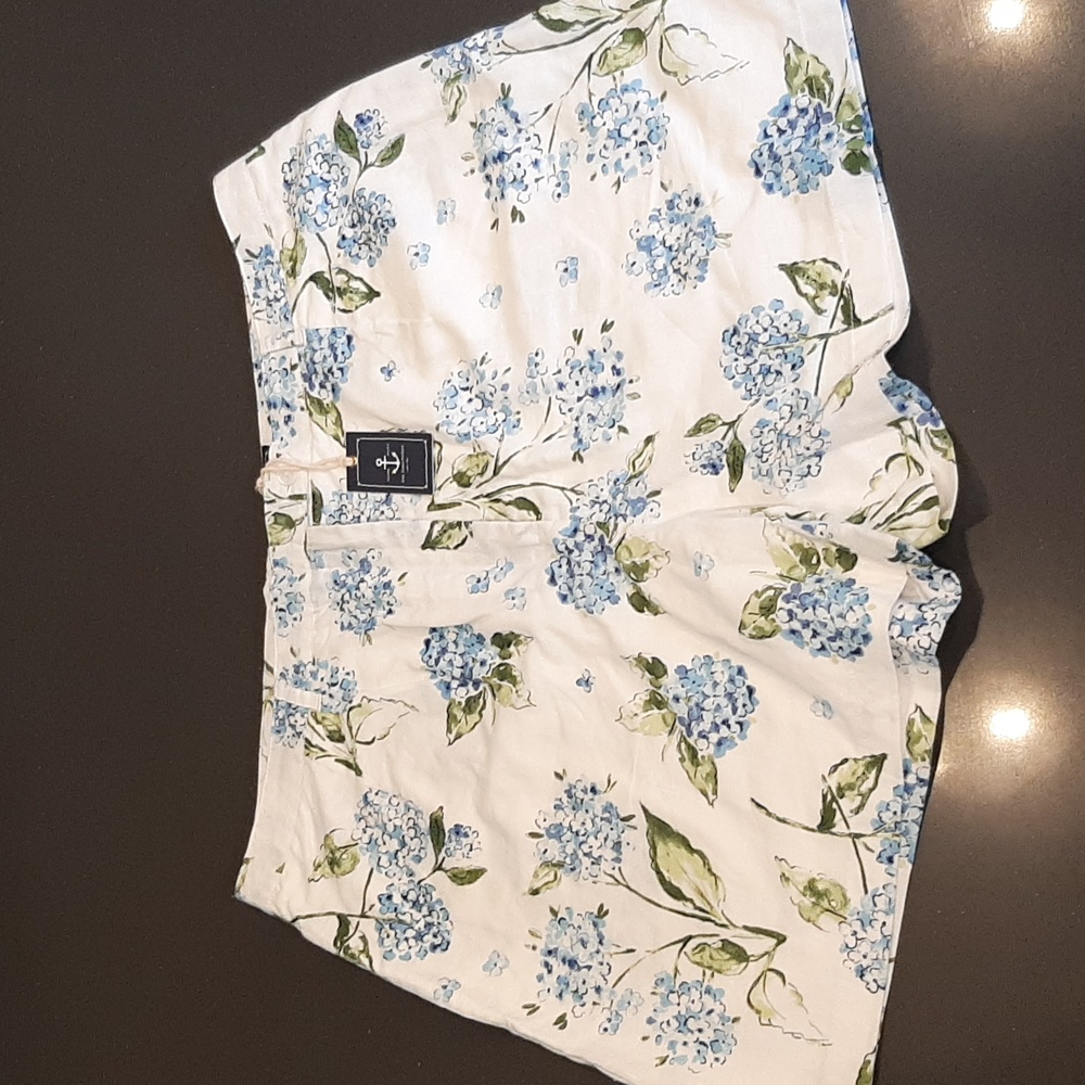 Kiel James Patrick White with Blue Floral Print Shorts NWT